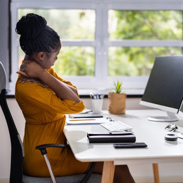 st. louis office worker with neck pain