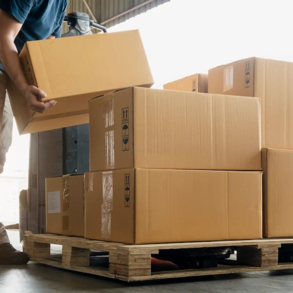 missouri worker lifting boxes